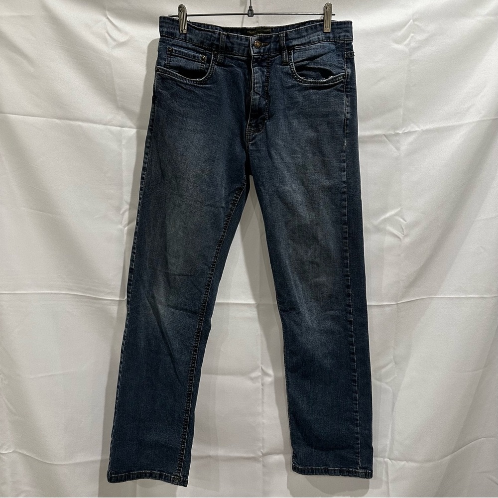 Classic Straight Fit Jeans in Deep Blue